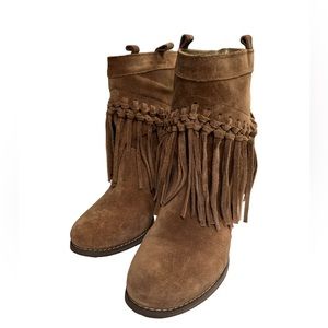 Olive green Sbicca Vintage Collection suede boots